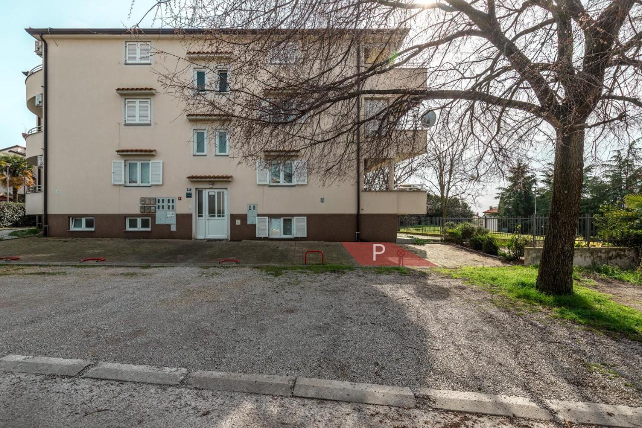 Apartment Andrea Porec Exterior photo
