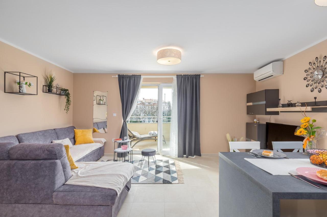 Apartment Andrea Porec Exterior photo